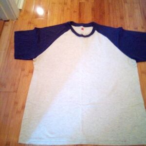 Hanes Men's Navy and Light Gray Raglan Tee